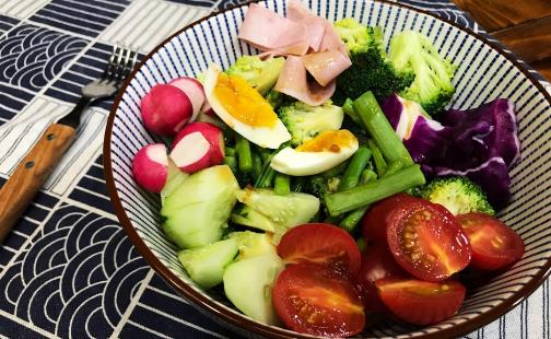 补钙误区 以为吃蔬菜与骨骼健康无关